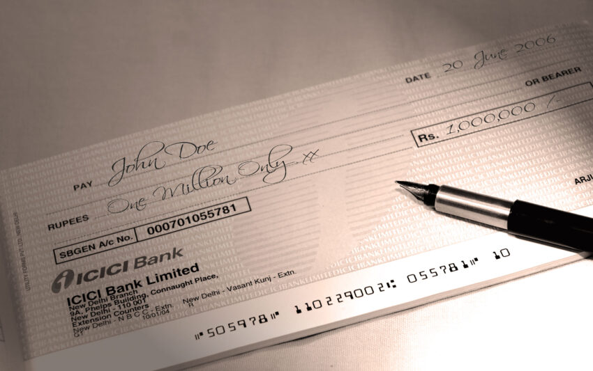 does cancelled cheque require signature